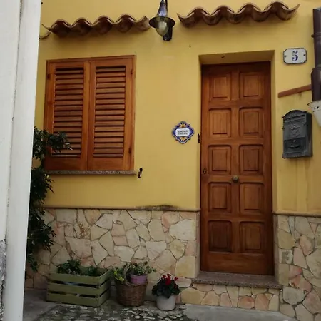 Domunua House Apartment *